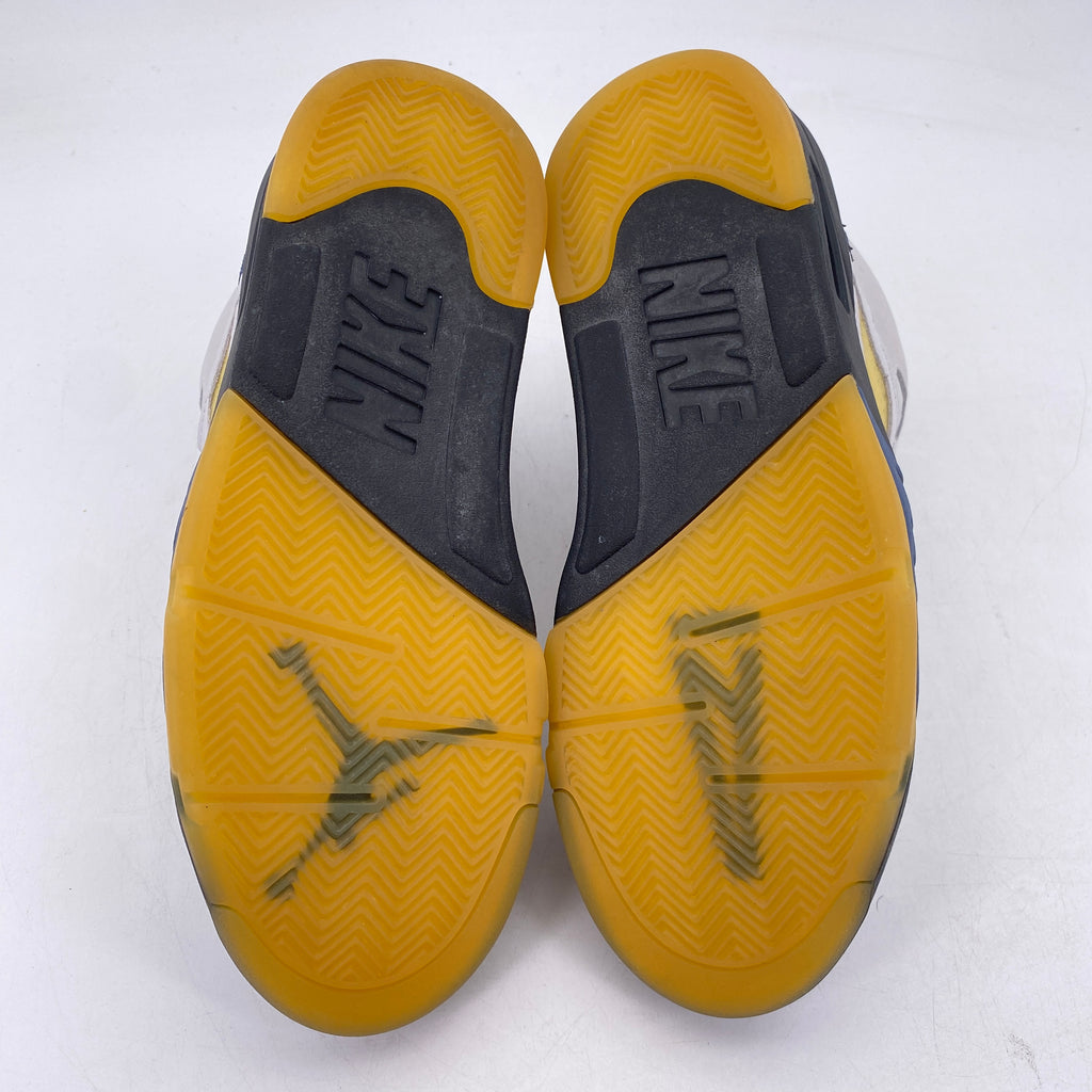 Air Jordan (W) 5 Retro "A Ma Maniere Dawn" 2023 Used Size 9W