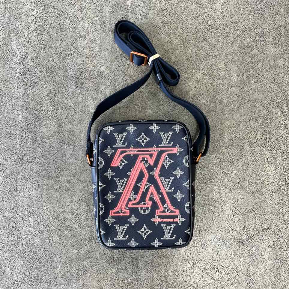 Louis Vuitton Shoulder Bag "UPSIDE DOWN INK" Used Navy