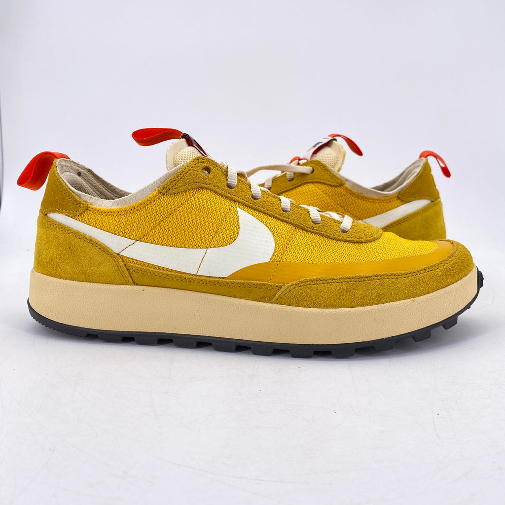Nike (W) General Purpose Shoe "Dark Sulfur" 2022 Used Size 14W