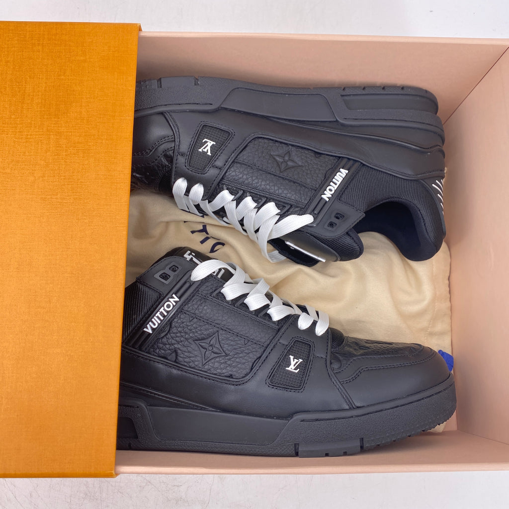 Louis Vuitton Trainer "Embossed Monogram" 2023 New Size 9LV