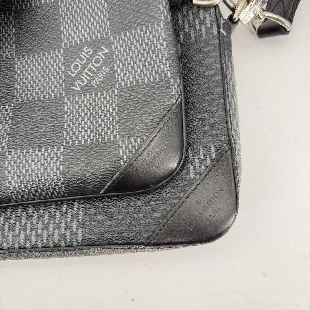 Louis Vuitton Messenger Bag "TRIO" Used Black
