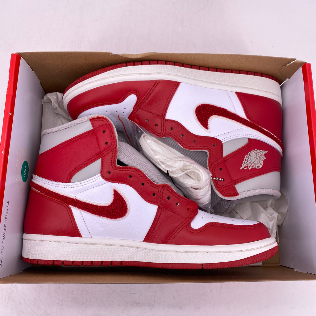 Air Jordan (W) 1 Retro High OG "Varsity Red" 2022 New Size 8.5W