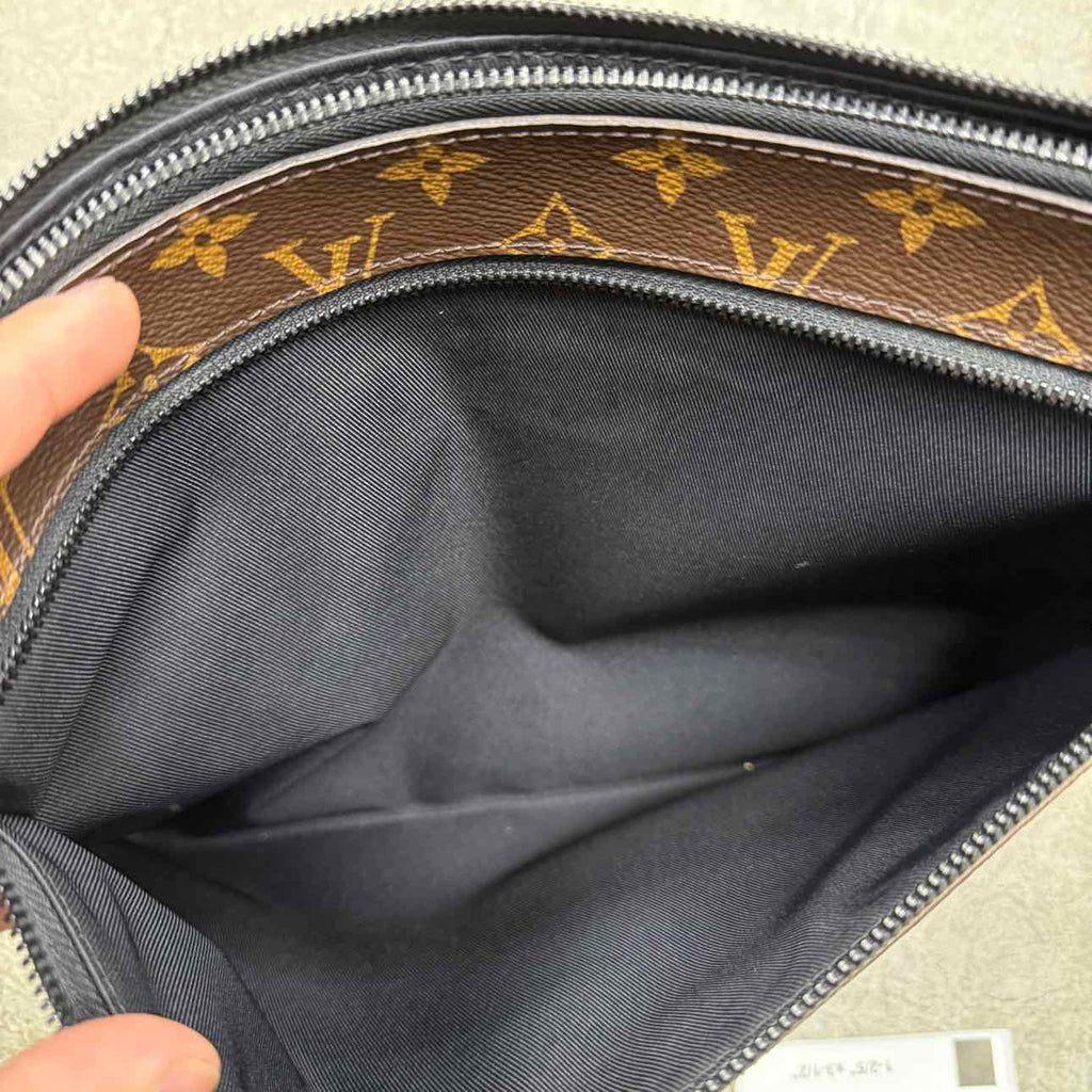 Louis Vuitton Clutch "SOLAR RAY CHAIN" Used Brown Size OS