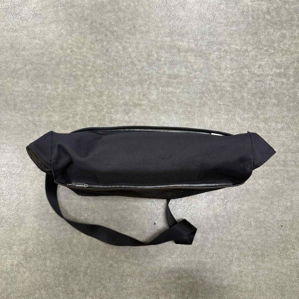 Louis Vuitton Messenger Bag "DAMIER GEANT" Used Black