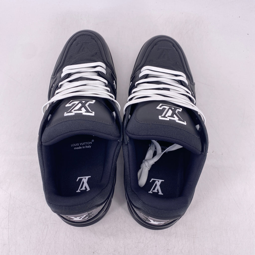 Louis Vuitton Trainer "Embossed Monogram" 2023 New Size 9LV