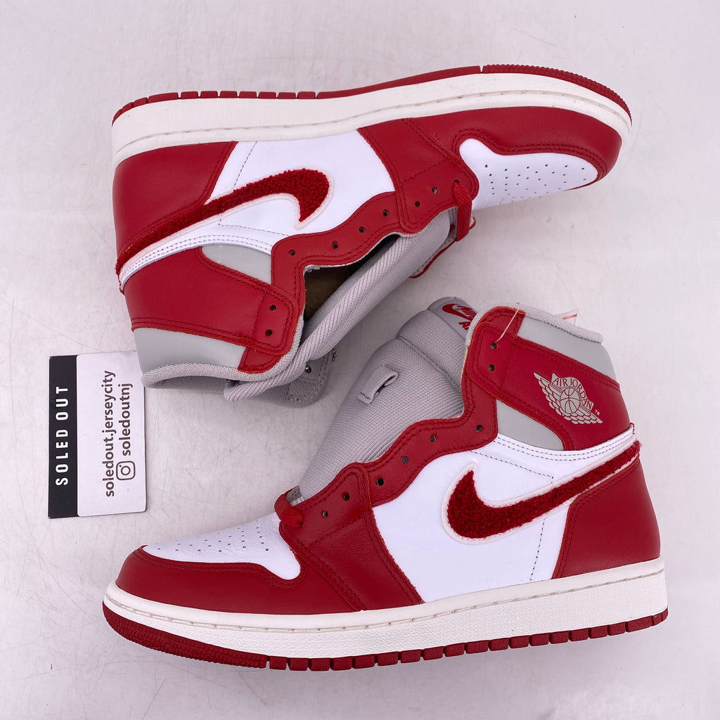 Air Jordan (W) 1 Retro High OG "Varsity Red" 2022 New Size 8.5W