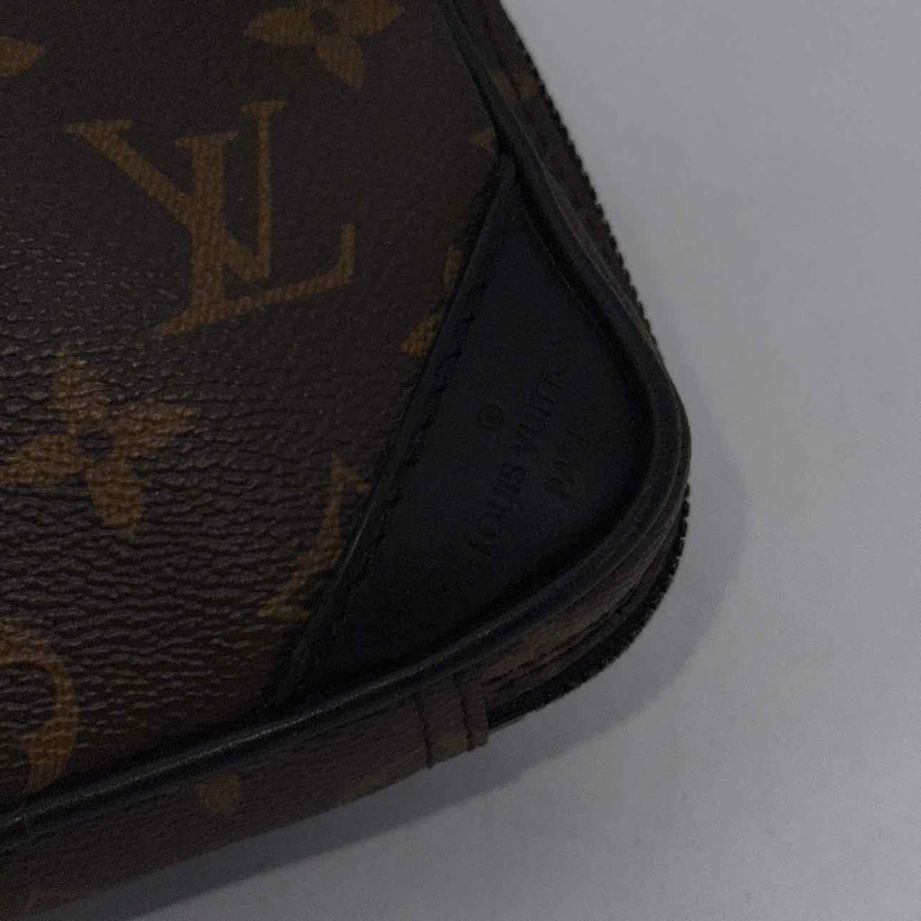 Louis Vuitton Handbag "UTILITY" Used Brown Size OS