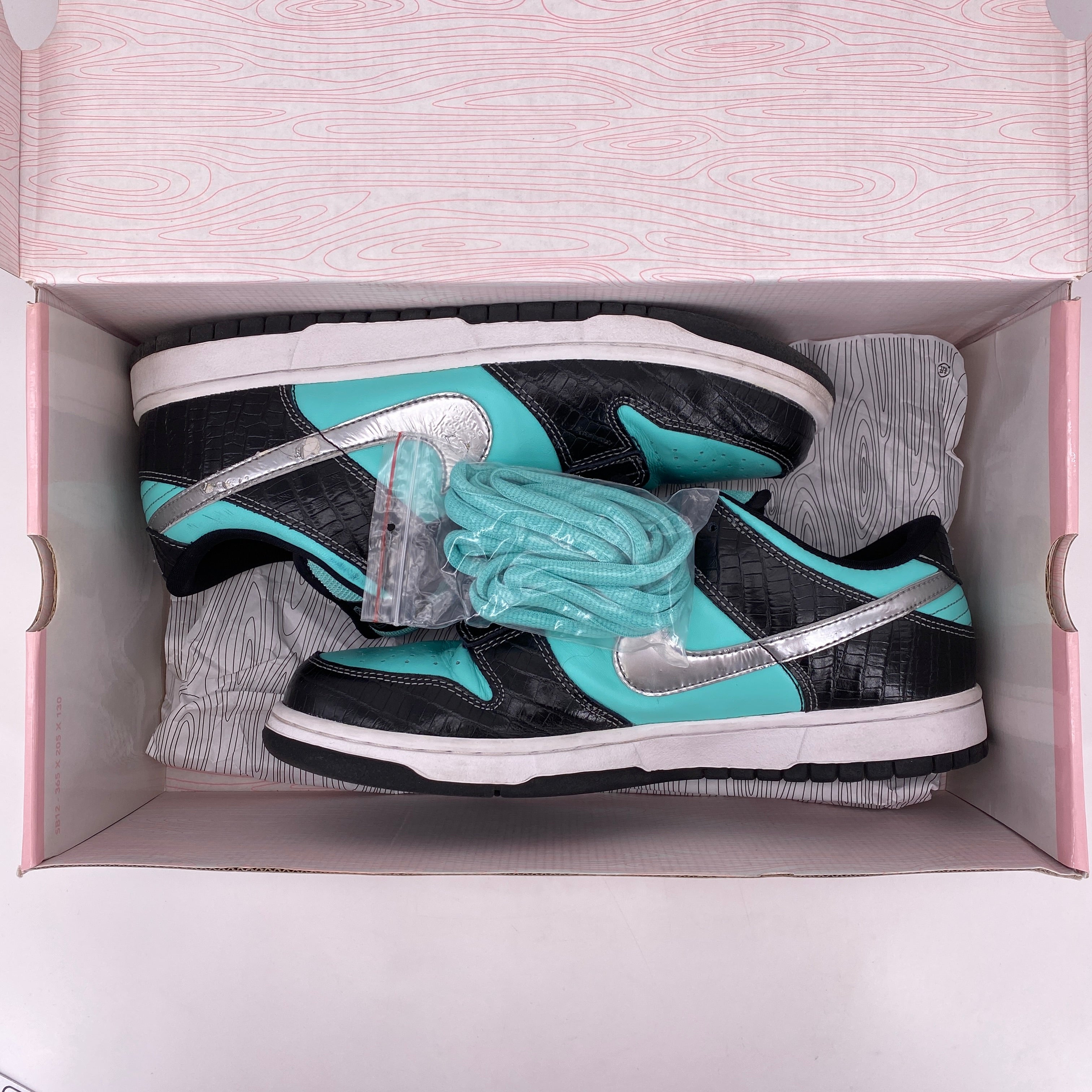 Nike SB Dunk Low &quot;Tiffany&quot; 2005 Used Size 10.5