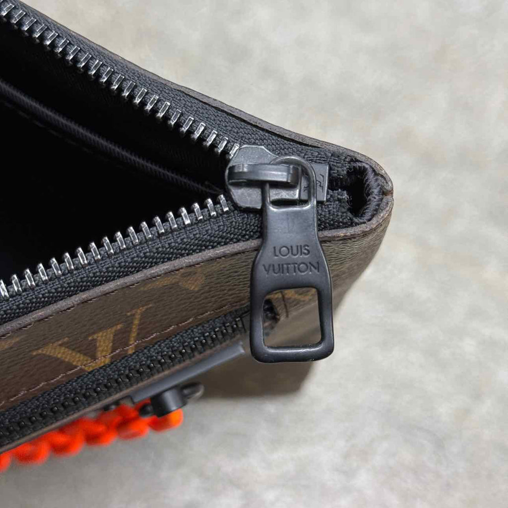 Louis Vuitton Clutch "SOLAR RAY CHAIN" Used Brown Size OS