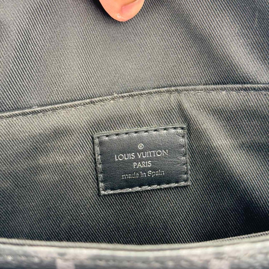 Louis Vuitton Messenger Bag "DISTRICT" Used Black Size PM