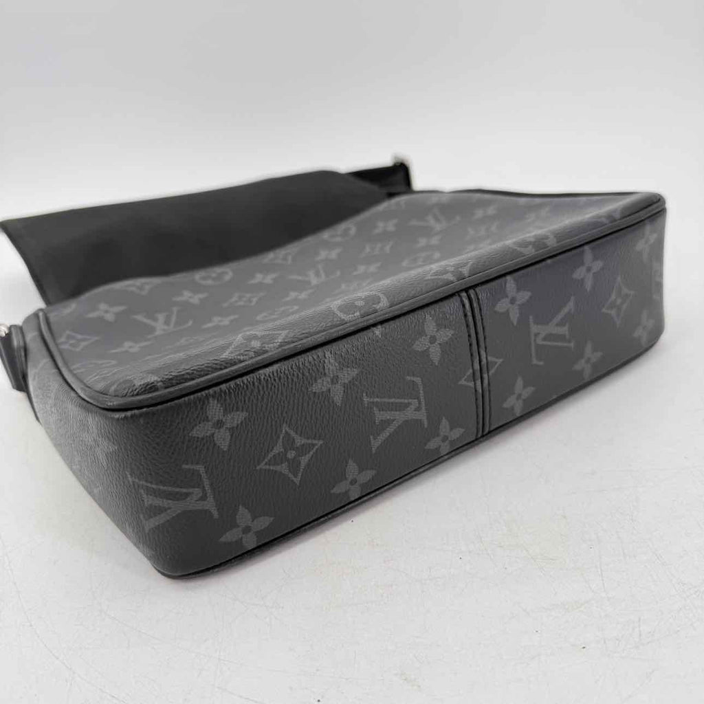 Louis Vuitton Messenger Bag "DISTRICT" Used Black Size PM