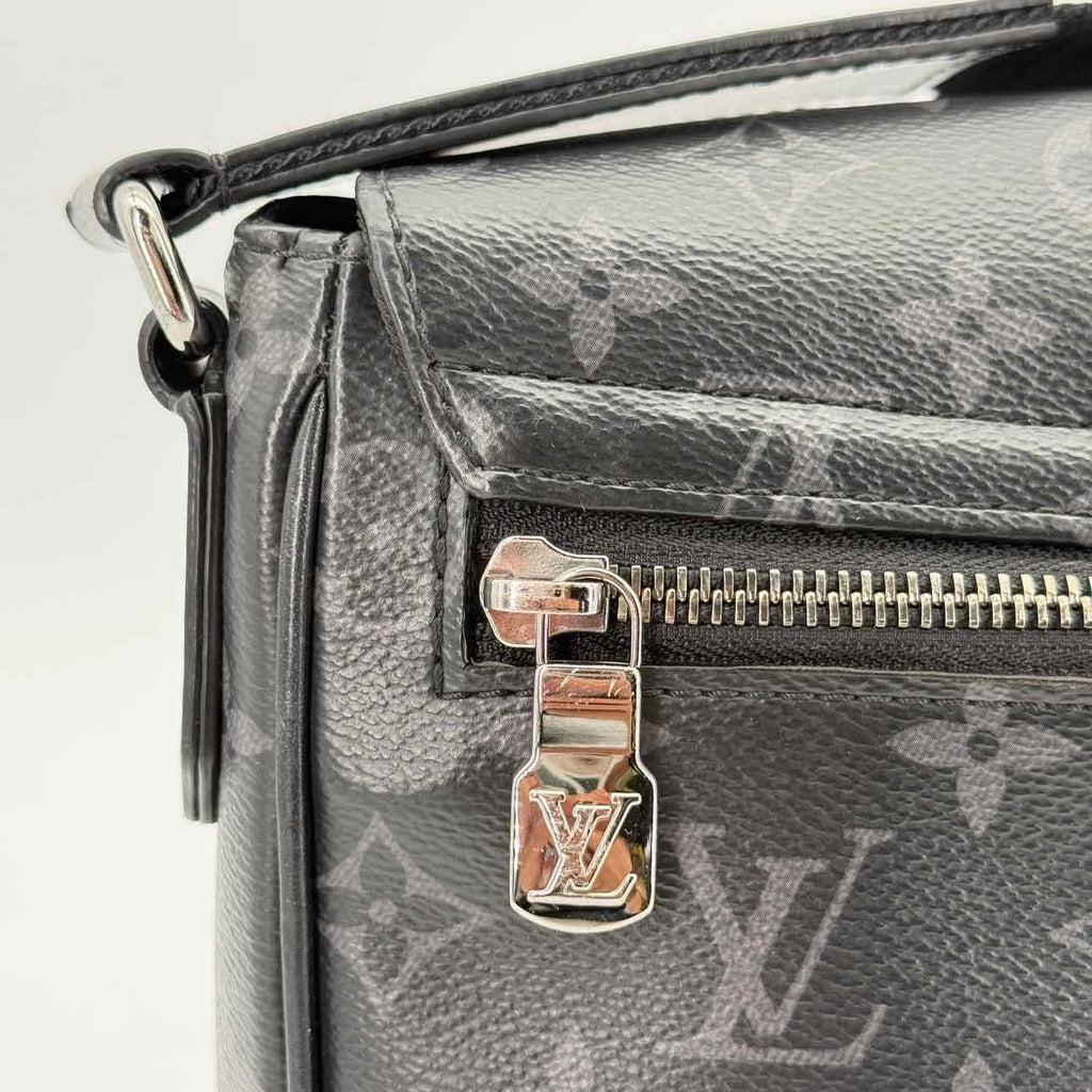 Louis Vuitton Messenger Bag "DISTRICT" Used Black Size PM