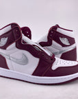 Air Jordan 1 Retro High OG "Bordeaux" 2021 New Size 10