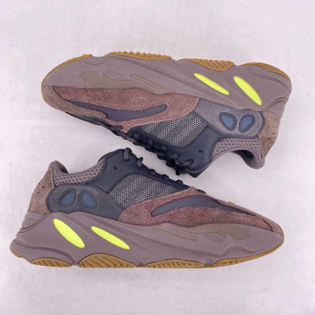 Yeezy 700 "Mauve" 2018 Used Size 9