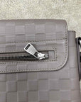 Louis Vuitton Messenger Bag "DISTRICT" New Grey Size PM