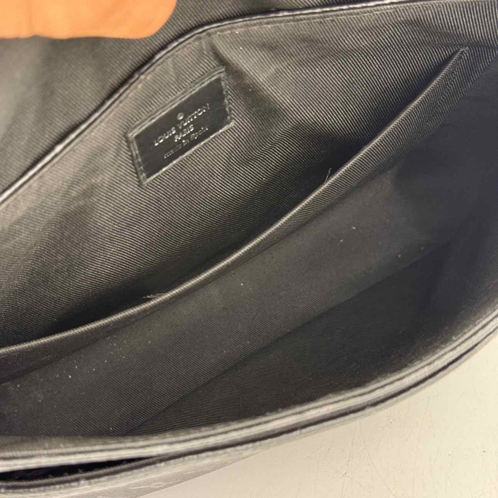 Louis Vuitton Messenger Bag "DISTRICT" Used Black Size PM