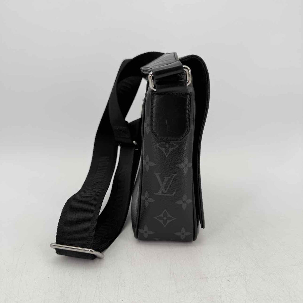 Louis Vuitton Messenger Bag "DISTRICT" Used Black Size PM