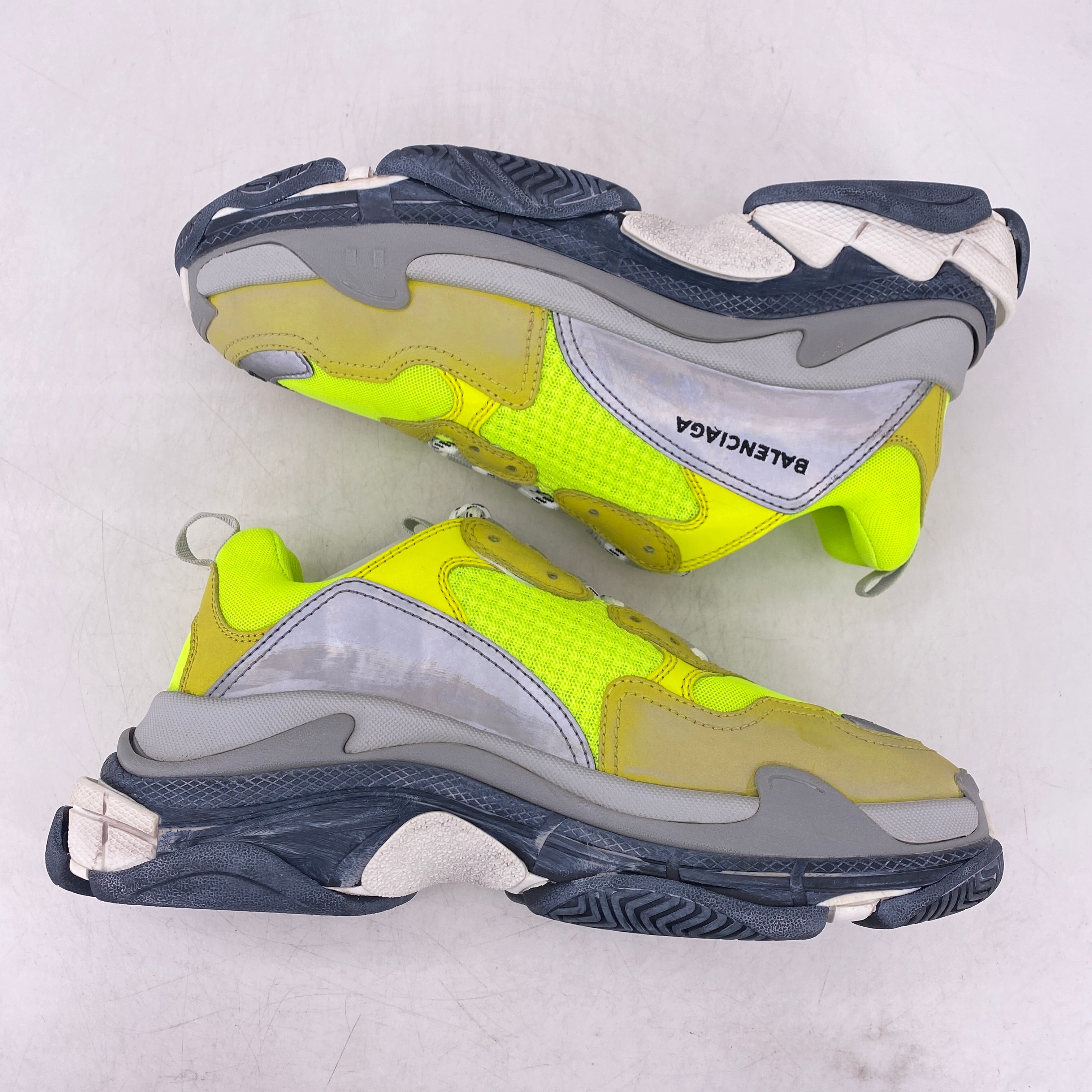 Balenciaga (W) Triple S Sneaker 