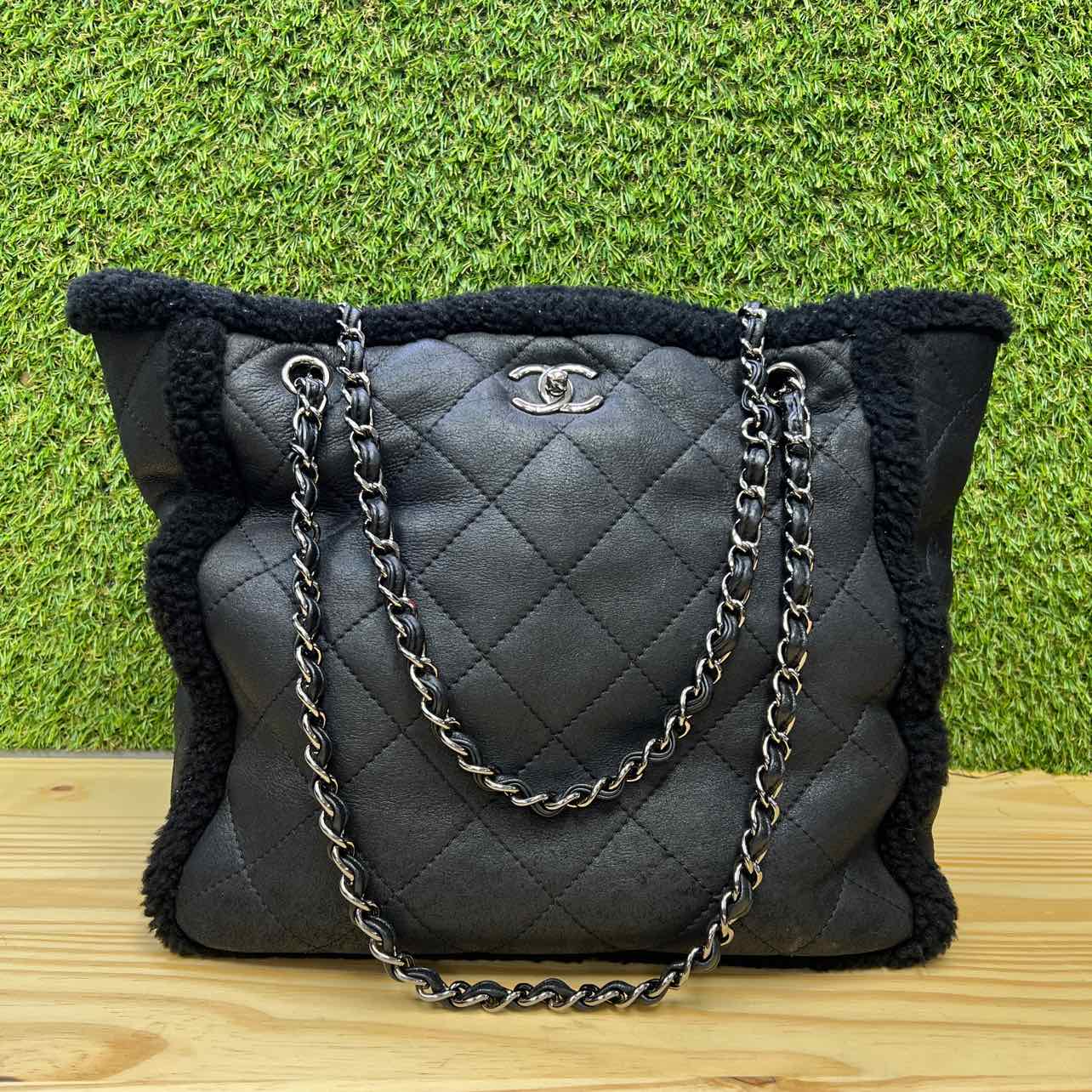 Chanel Handbag &quot;SHEARLING&quot; Used Black