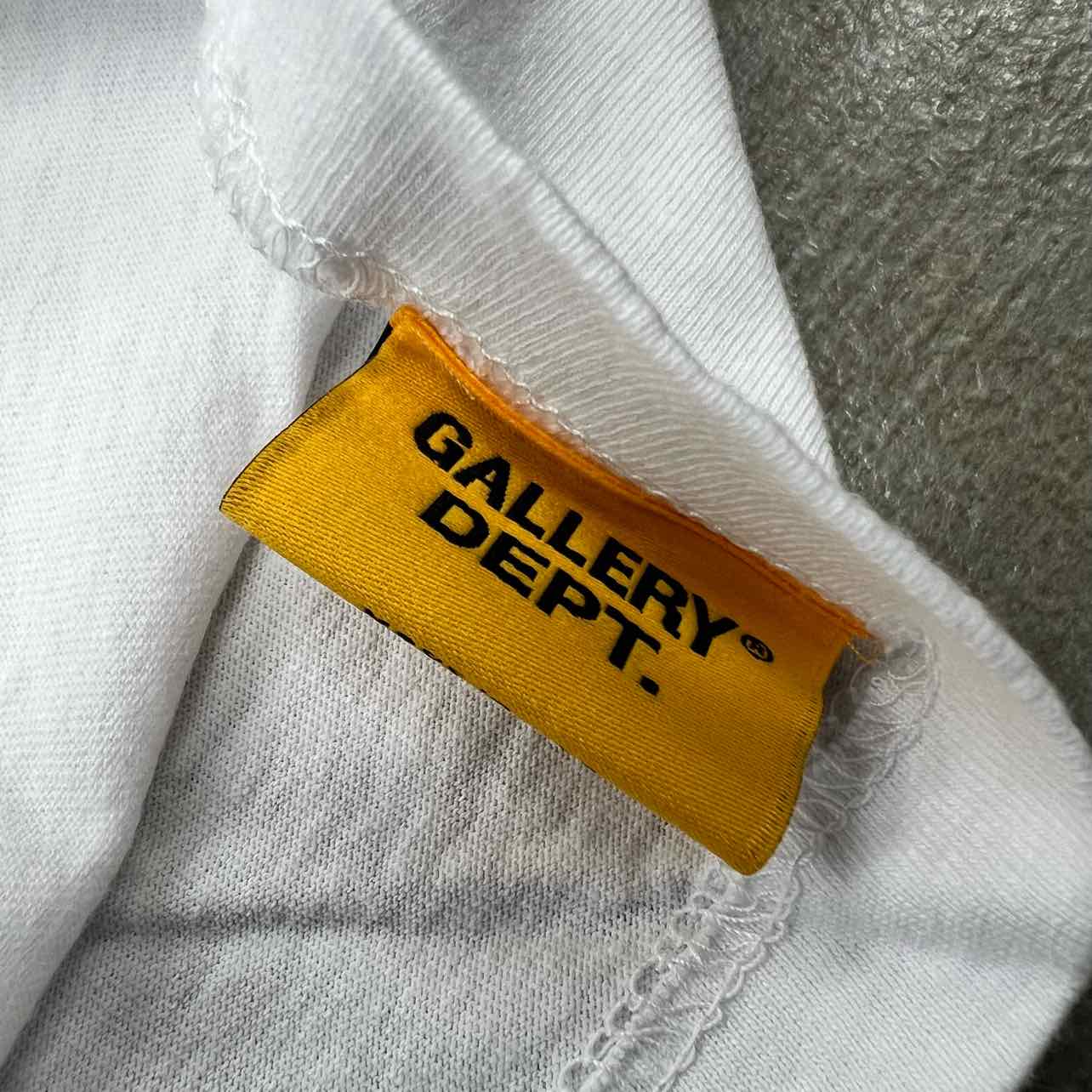 Gallery DEPT. T-Shirt &quot;ART THAT KILLS&quot; White New Size M
