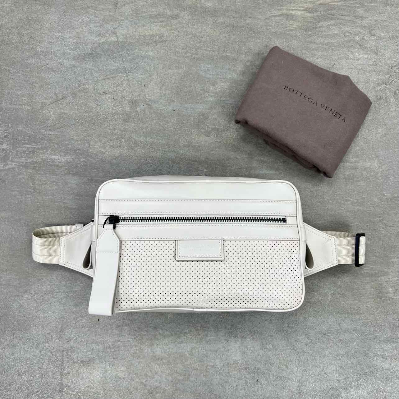 Bottega veneta discount belt bag white