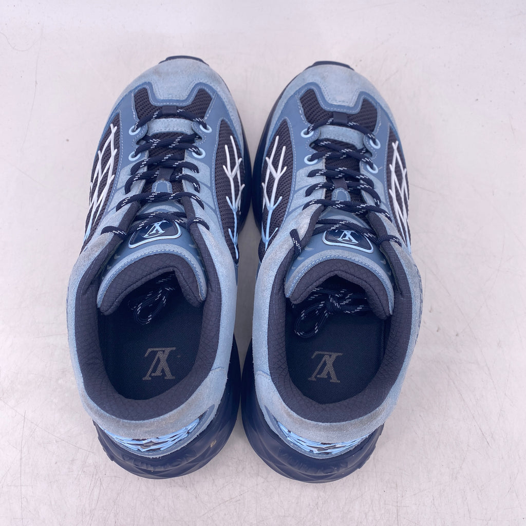 Louis Vuitton Trainer "Discovery"  Used Size 7 LV