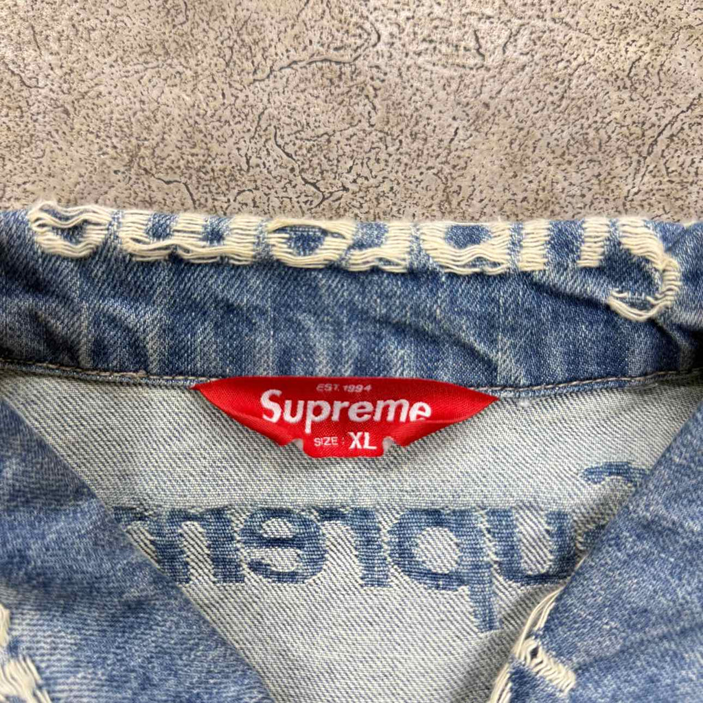 Supreme Trucker Jacket "FRAYED LOGOS" Blue Used Size XL