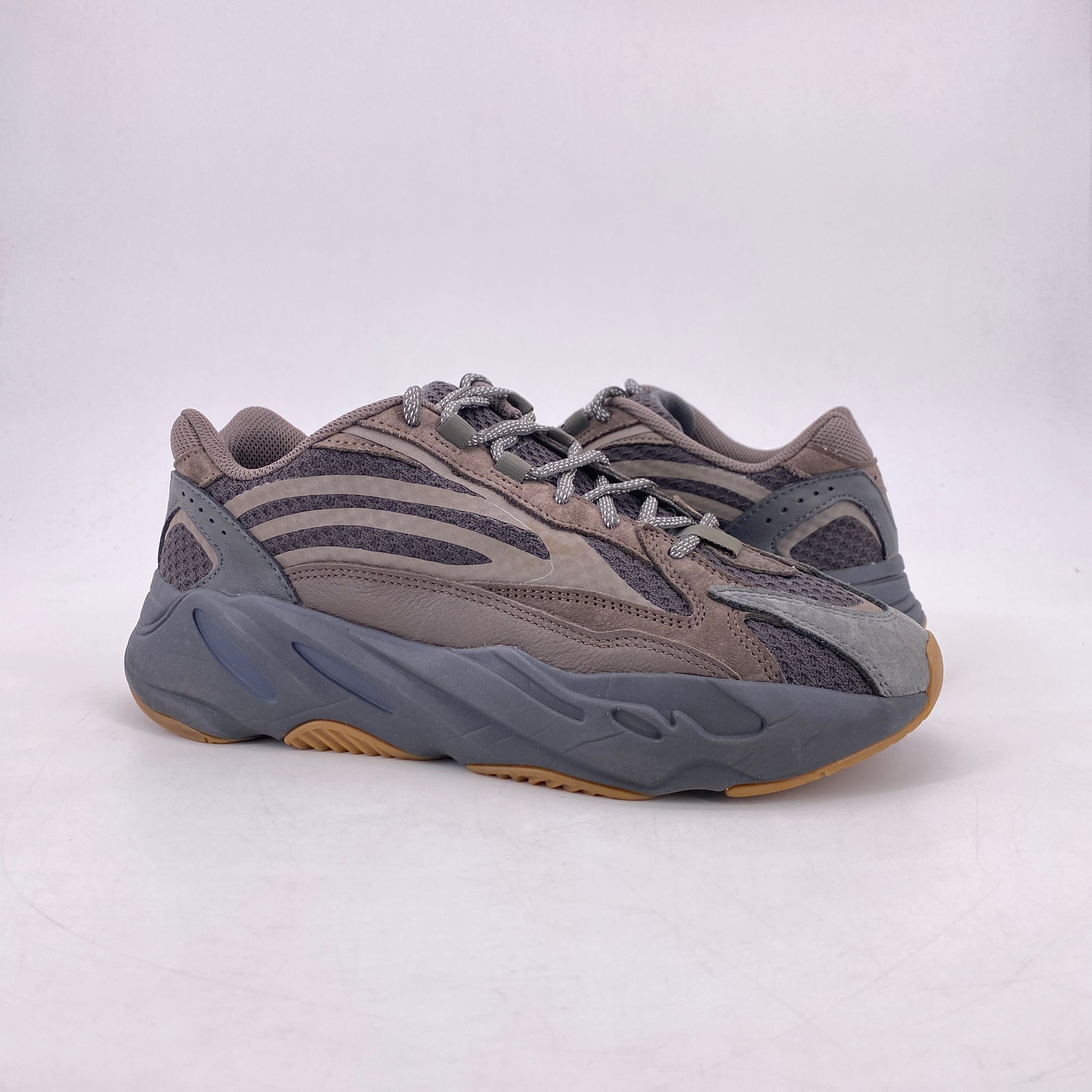 Yeezy 700 v2 &quot;Geode&quot; 2019 Used Size 8.5