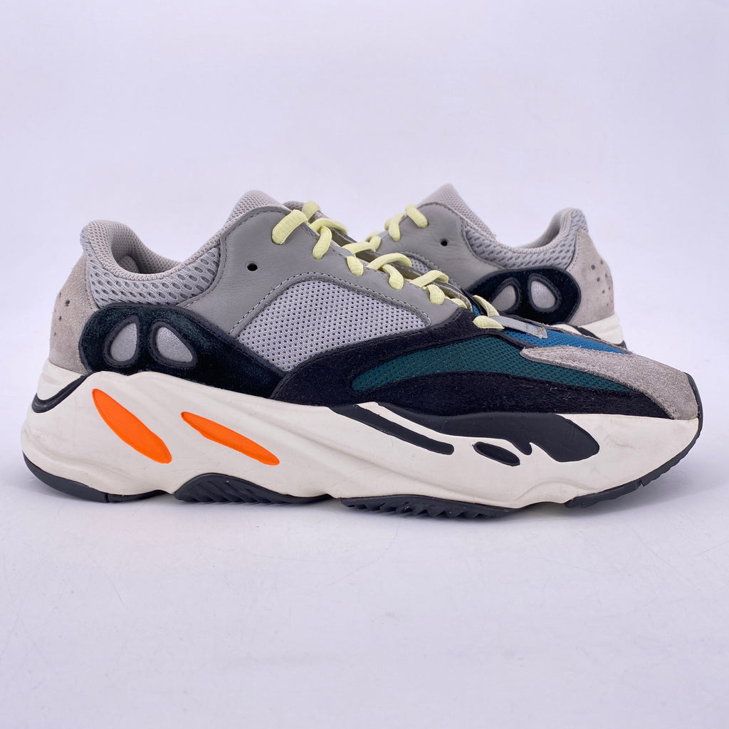 Yeezy 700 "Waverunner" 2019 Used Size 9