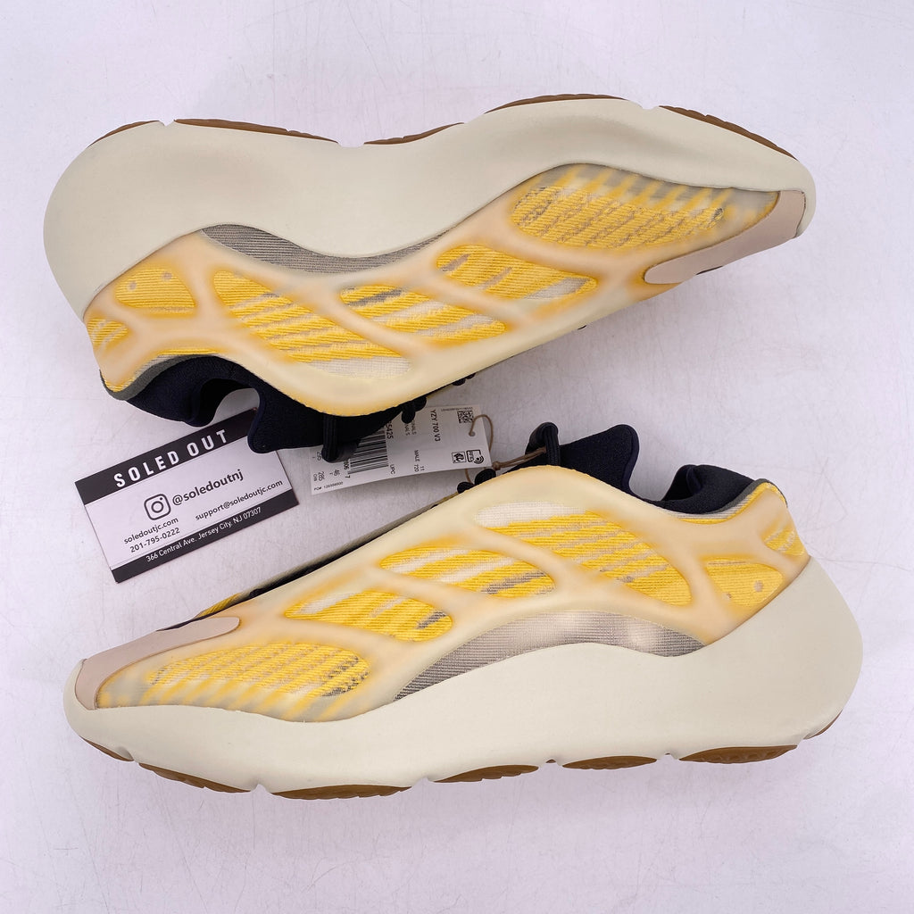 Yeezy 700 "Mono Safflower" 2022 New Size 11.5