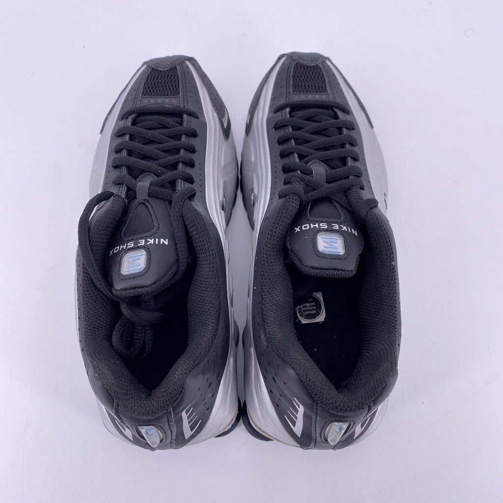 Nike (GS) Shox R4 "Black Psychic Blue" 2025 Used Size 5.5Y