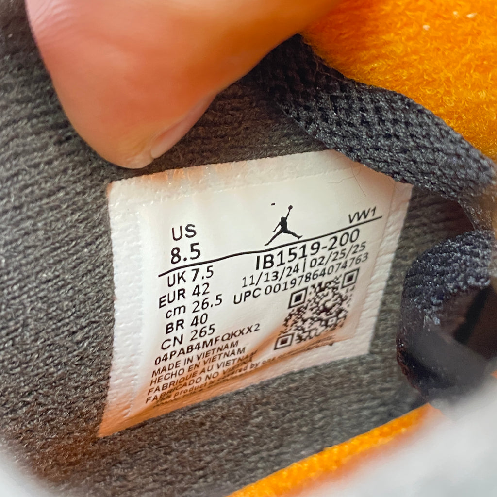 Air Jordan 4 Retro "Undefeated" 2025 Used Size 8.5