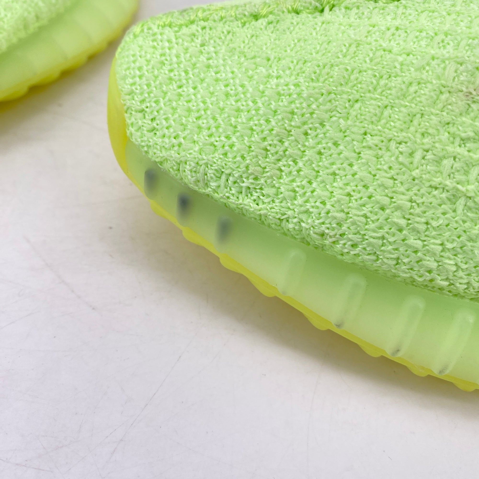 Yeezy 350 v2 &quot;Glow&quot; 2019 New Size 12