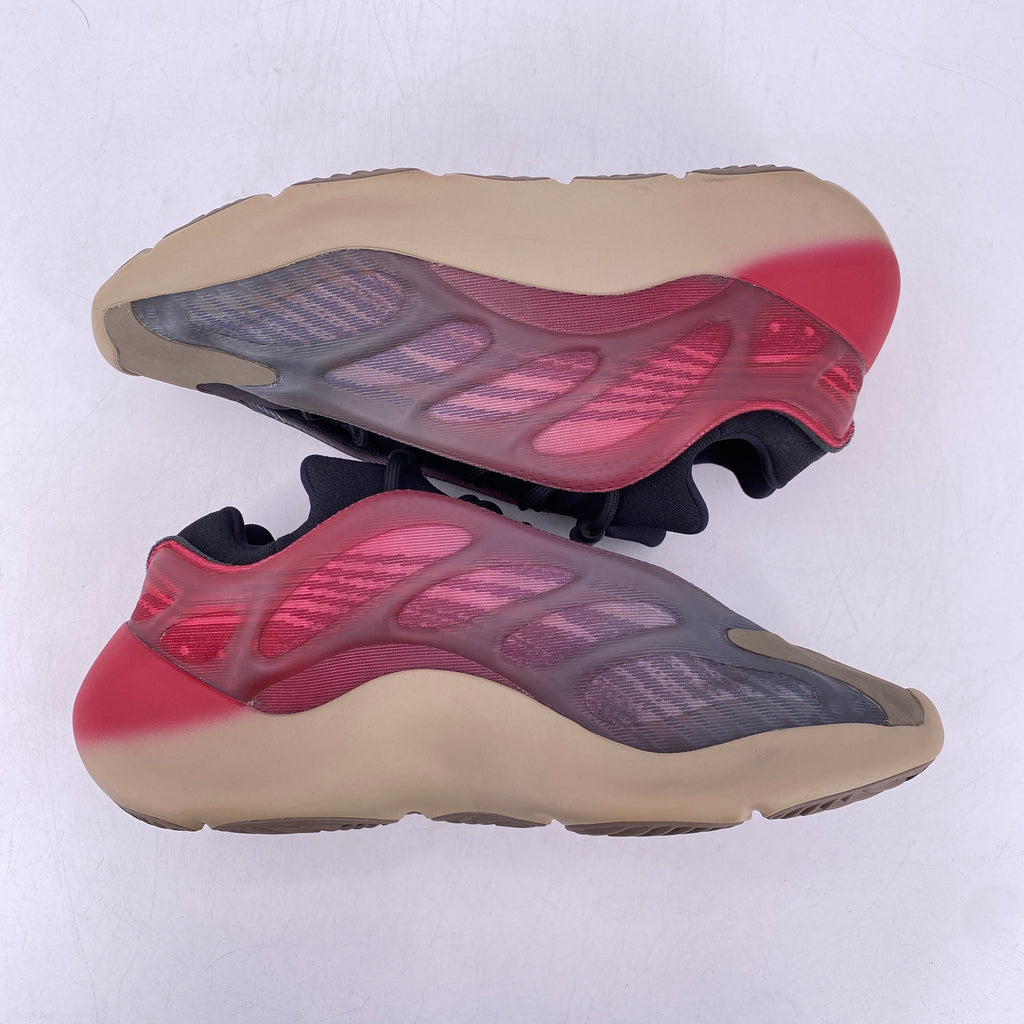 Yeezy 700 v3 "Fade Carbon" 2022 Used Size 10