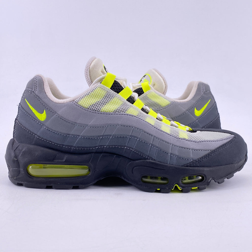Nike Air Max 95 "Neon" 2020 Used Size 8.5