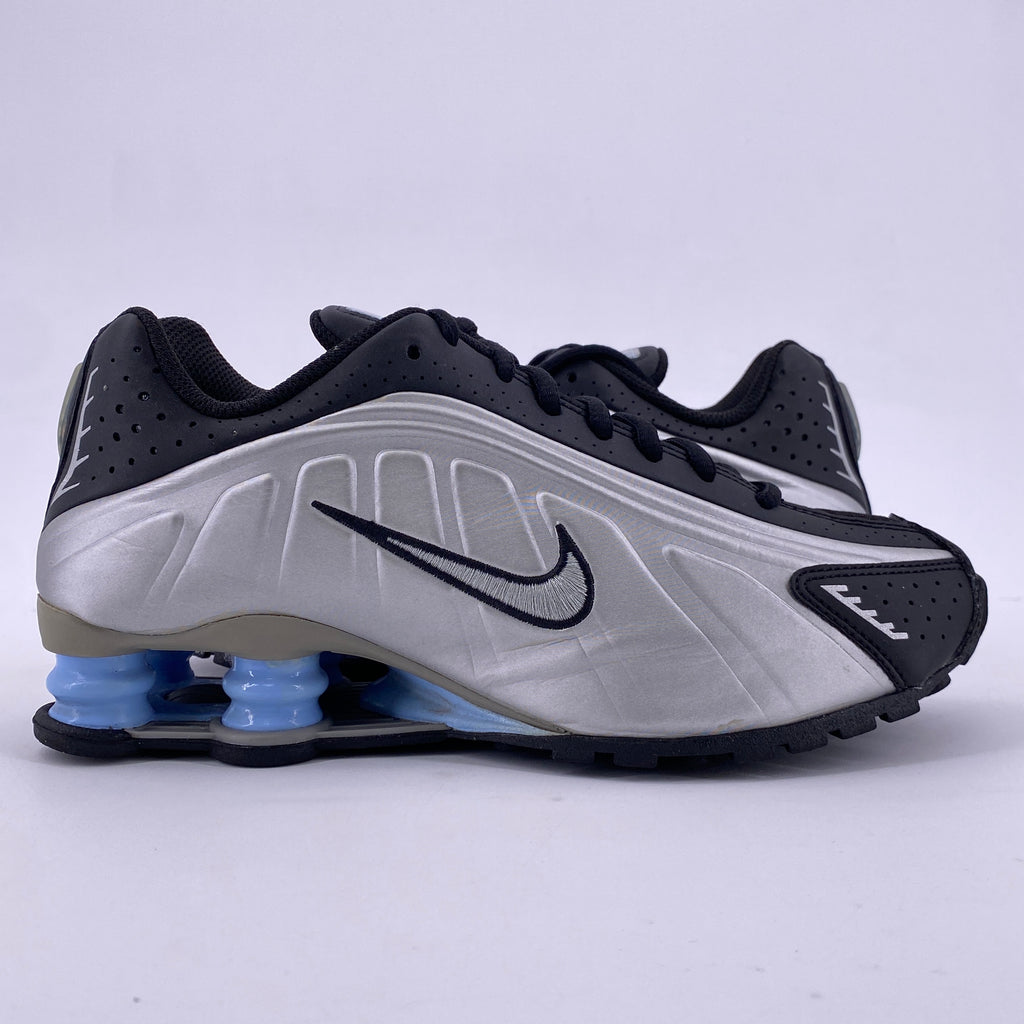Nike (GS) Shox R4 "Black Psychic Blue" 2025 Used Size 5.5Y