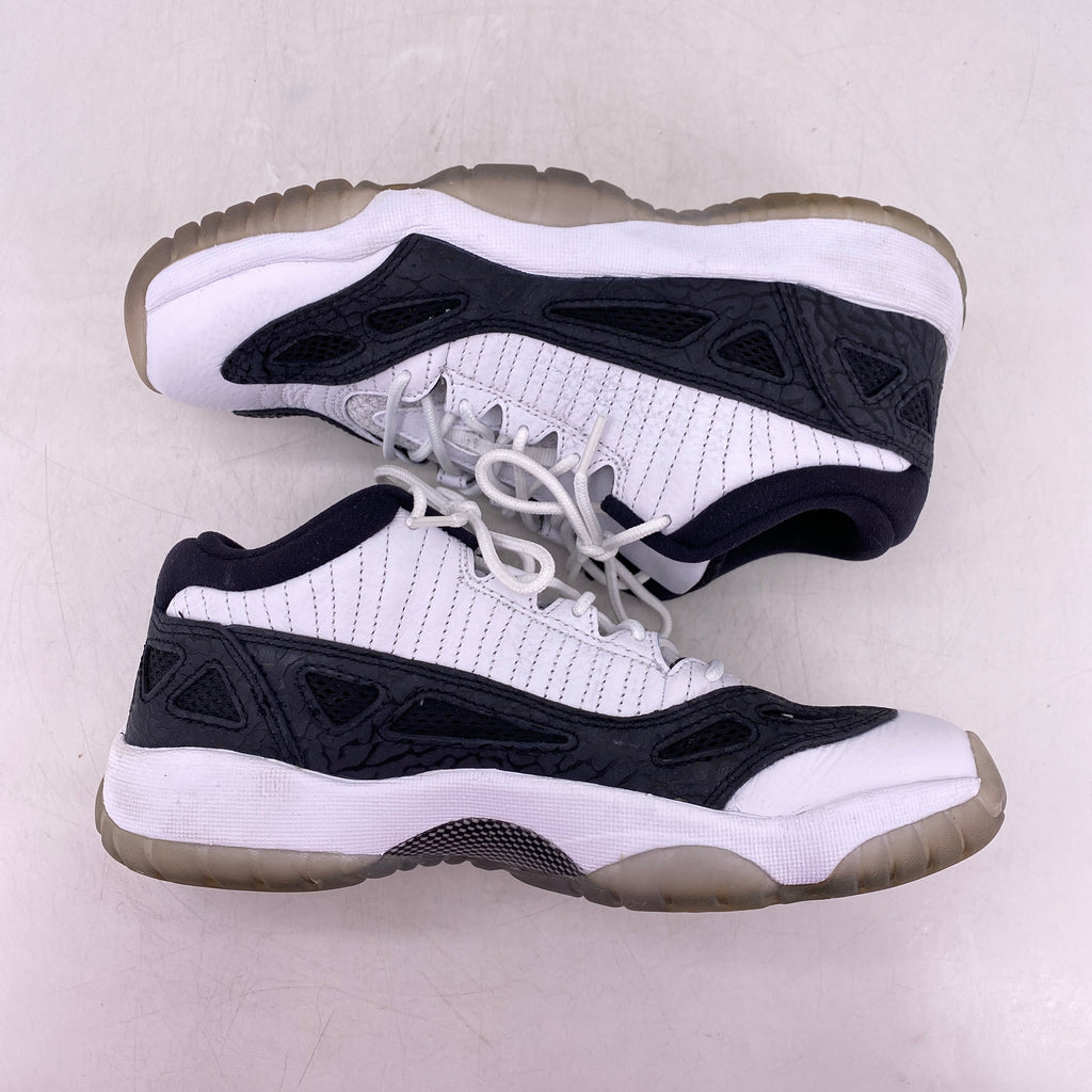Air Jordan (GS) 11 Retro Low "White Black" 2011 Used Size 6.5Y
