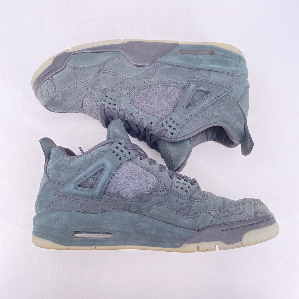 Air Jordan 4 Retro "Kaws Black" 2017 Used Size 9.5