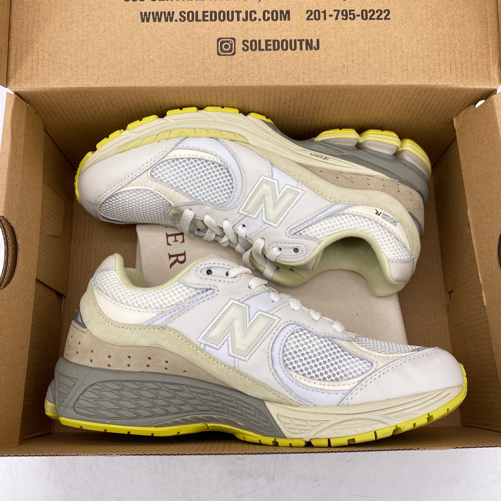 New Balance 2002R "Aura Lee White" 2022 Used Size 7.5