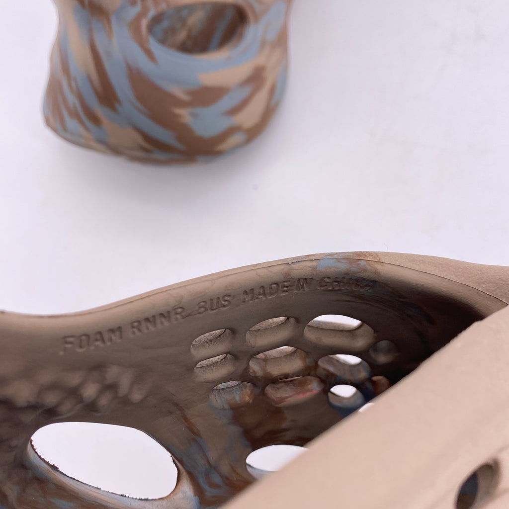 Yeezy Foam RNNR "Mx Sand Grey" 2021 Used Size 8