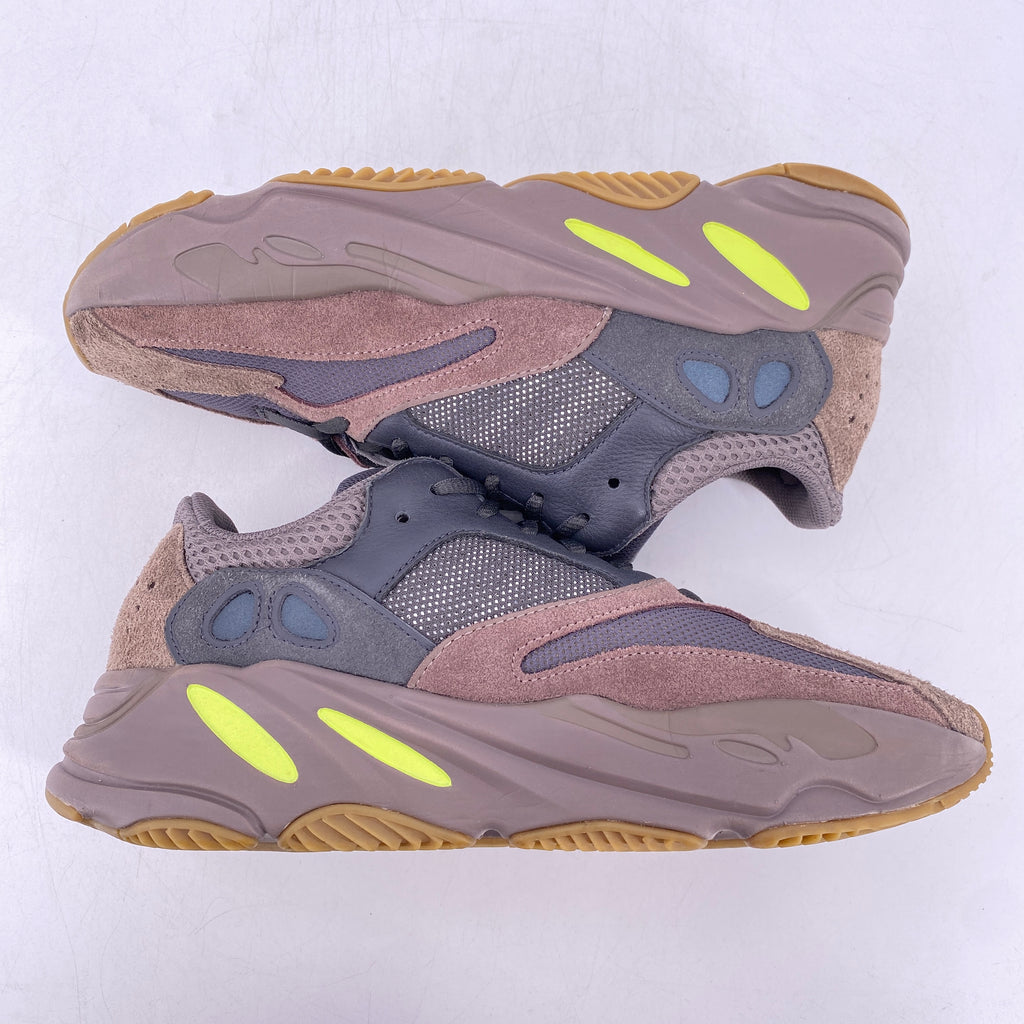 Yeezy 700 "Mauve" 2018 Used Size 9