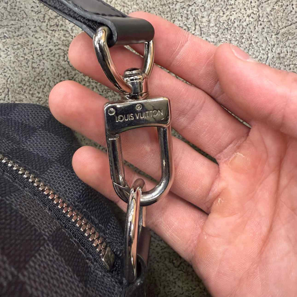 Louis Vuitton Messenger Bag "ICARE LAPTOP" Used Black