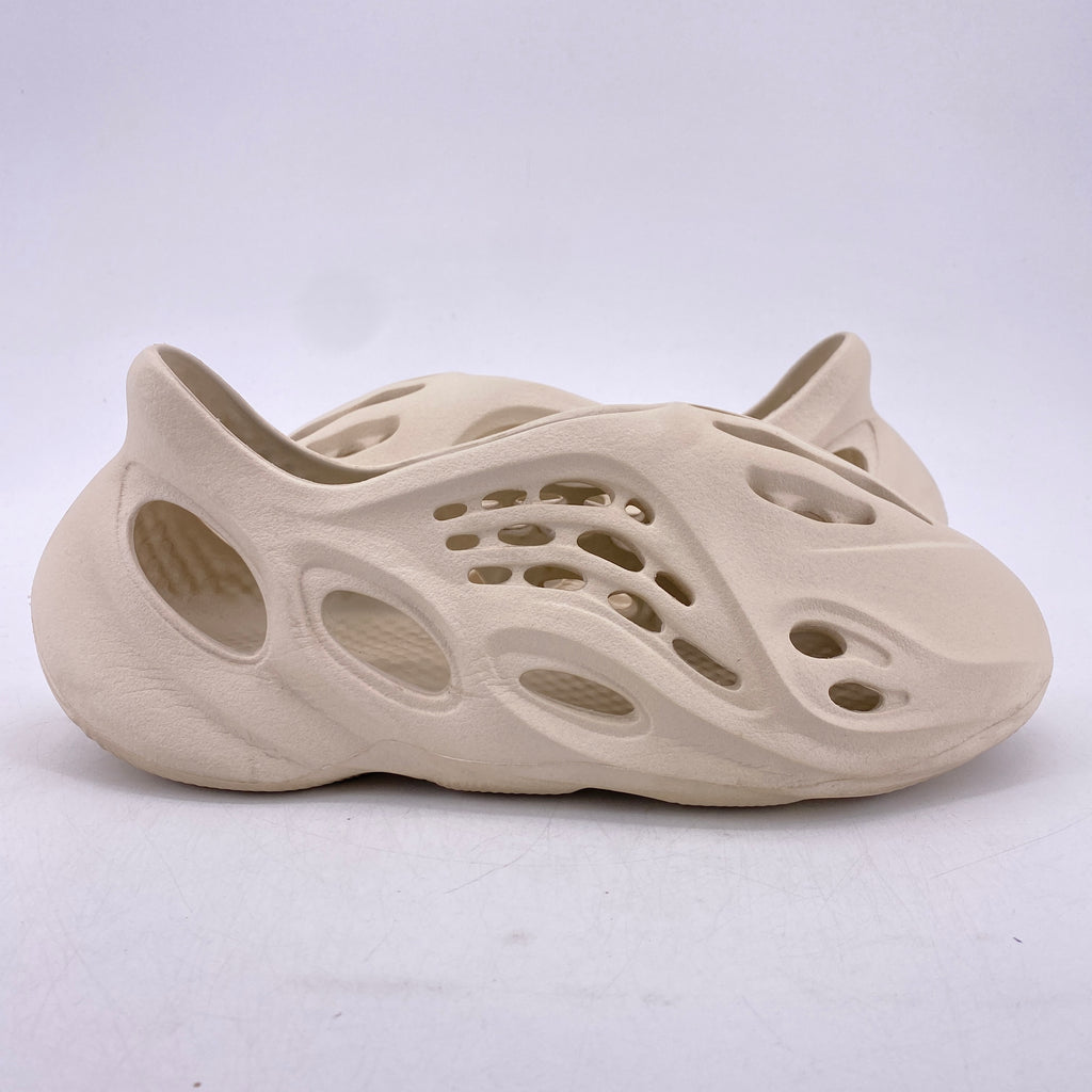 Yeezy Foam RNNR "Sand" 2021 Used Size 11