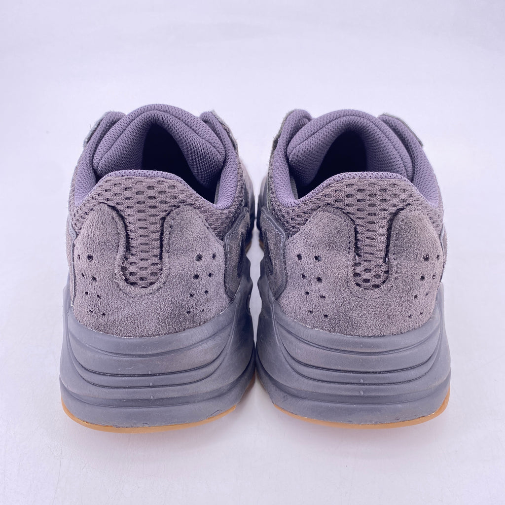 Yeezy 700 "Utility Black" 2019 Used Size 9