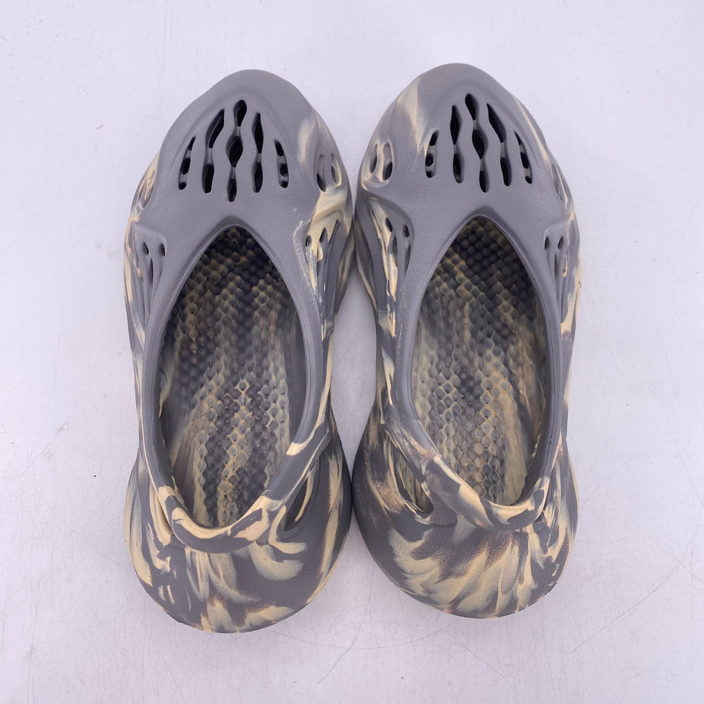 Yeezy Foam RNNR "Mxt Moon Gray" 2021 Used Size 5