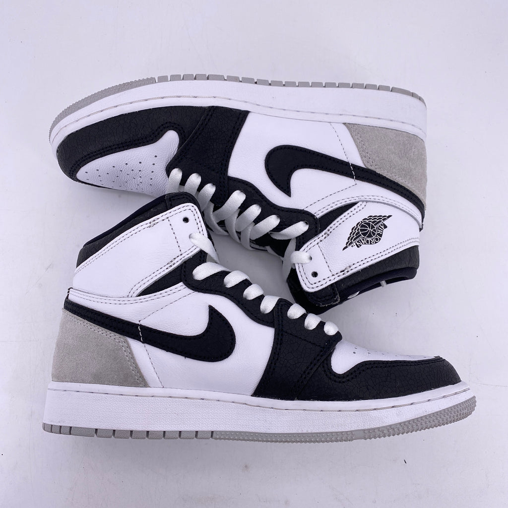 Air Jordan (GS) 1 Retro High OG "Bleached Coral" 2022 Used Size 5.5Y