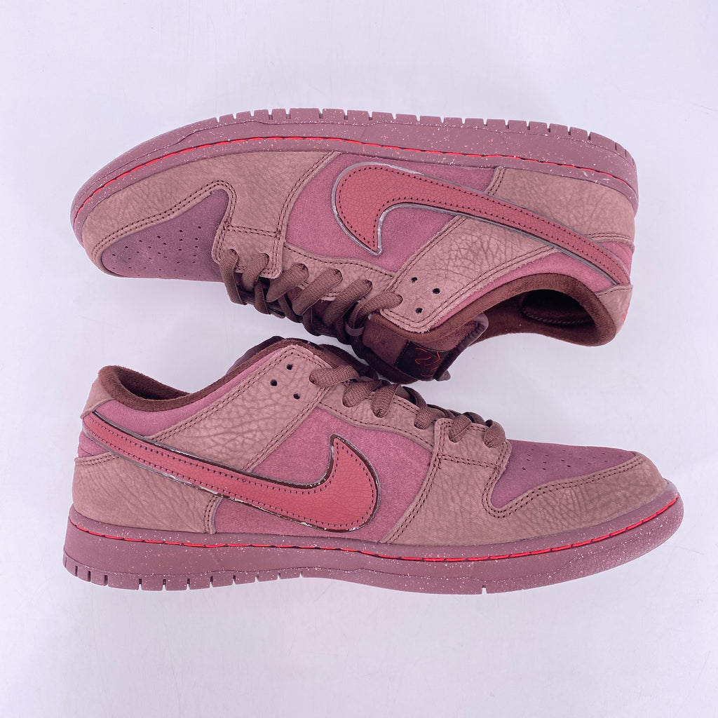 Nike SB Dunk Low "City Of Love Burgundy Crush" 2024 Used Size 11.5