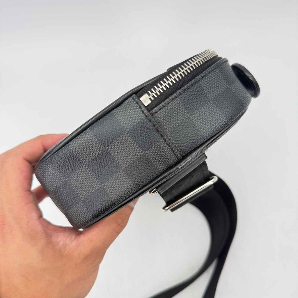 Louis Vuitton Crossbody "AMBLER DAMIER GRAPHITE" Used Black Size OS