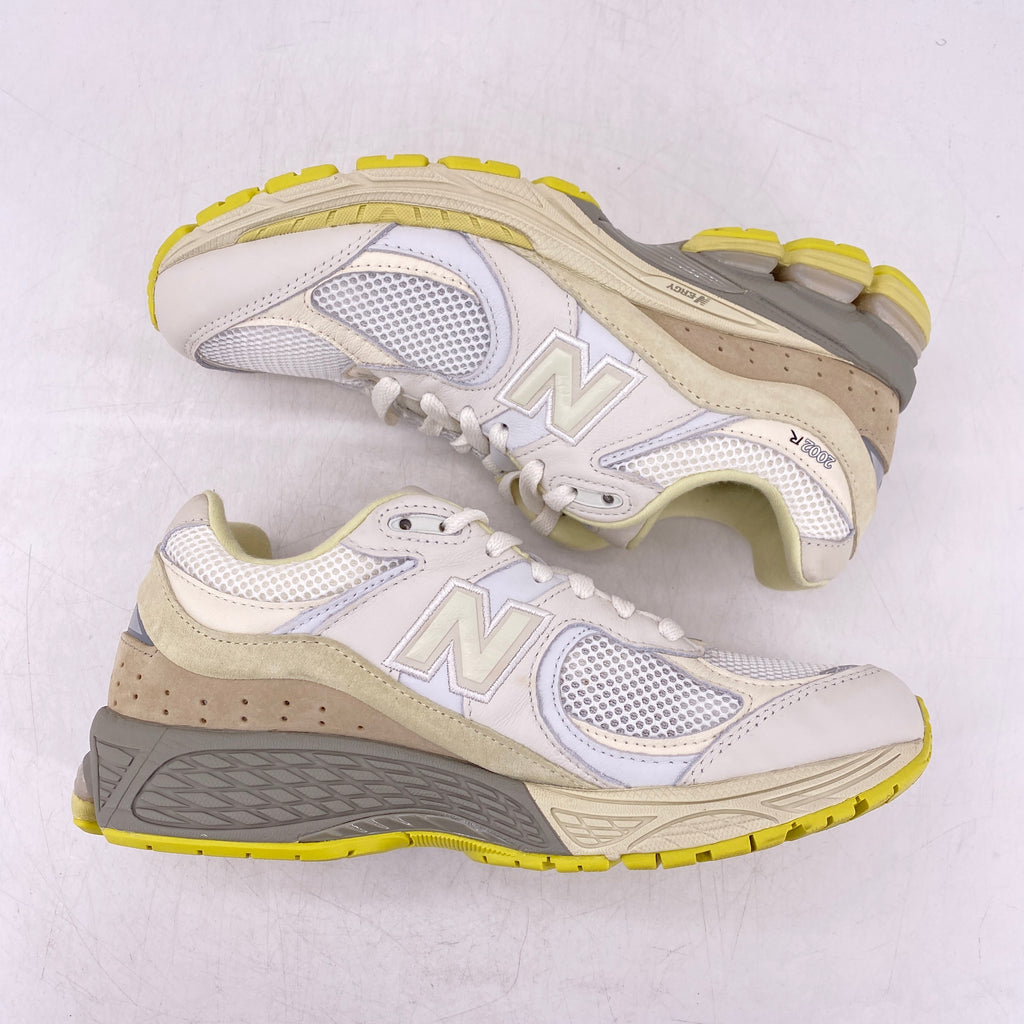 New Balance 2002R "Aura Lee White" 2022 Used Size 7.5