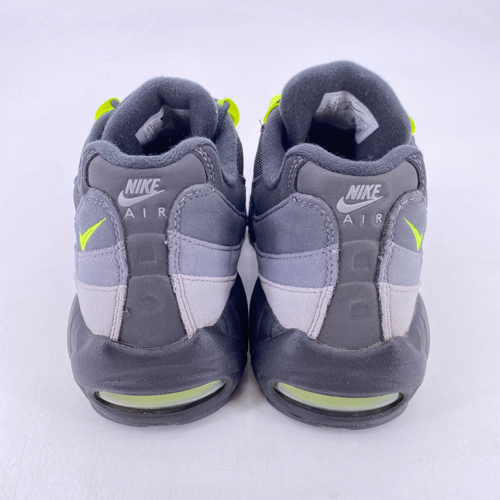 Nike Air Max 95 "Black Neon" 2023 Used Size 8.5